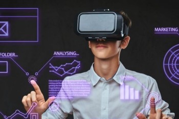 Navigating-the-Metaverse-A-Digital-Marketers-Essential-Guide-to-Metaverse-Focused-Marketing-720x480