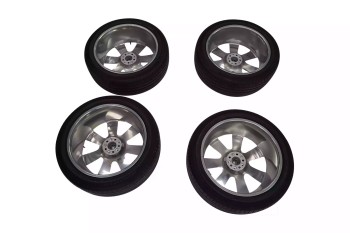 ROLLS-ROYCE-CULLINAN-21-Factory-Wheels-Silver-For-sale-in-Dubai-01-scaled