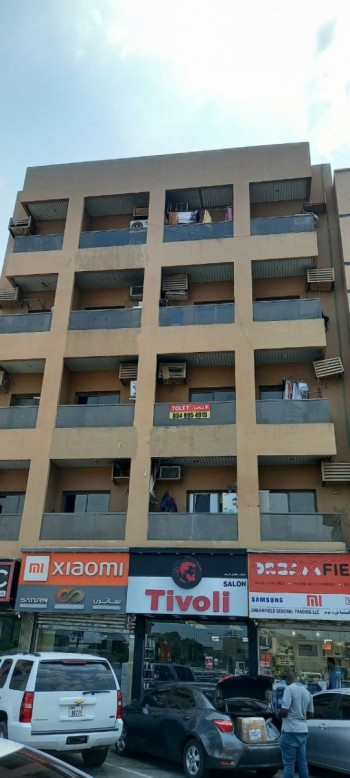 		 Flats with Attractive Rent for in Deira residential or commercial Frij Murar Dubai