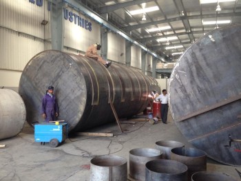 Premium Cylindrical Oil Storage Tanks