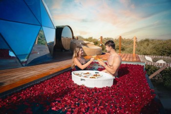 Anniversary-package-min-scaled Best Resorts for Honeymoons Dubai | Beach Resort in Dubai